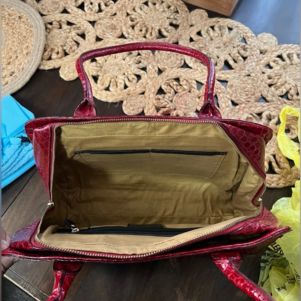 🔥🔥ANTONIO MELANI Glossy Red Croc Satchel - Picture 8 of 12